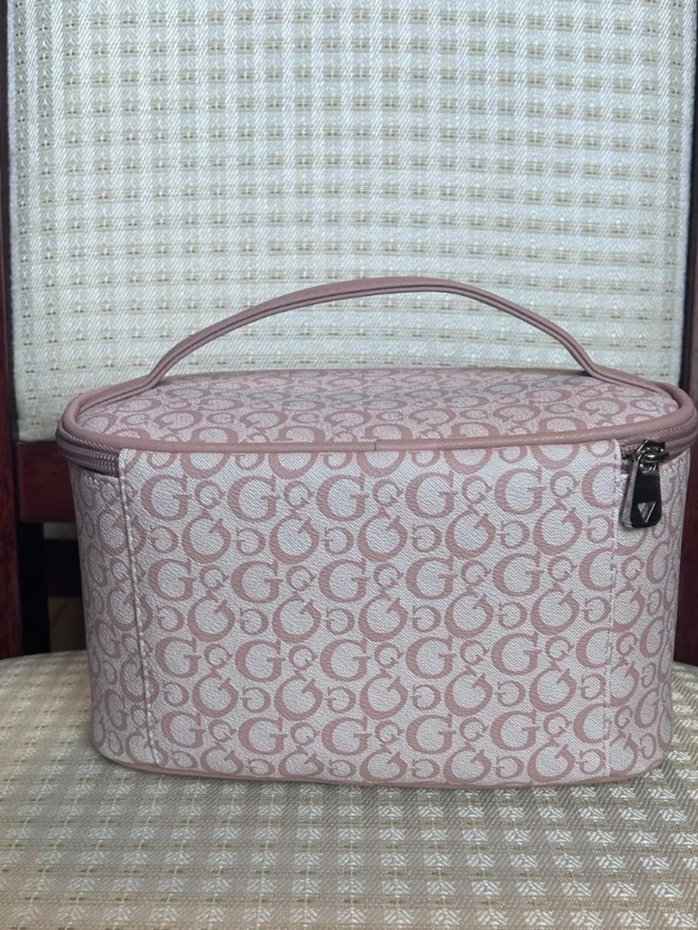 GUESS Pink Champagne Faux Leather Cosmetics Travel Bag
